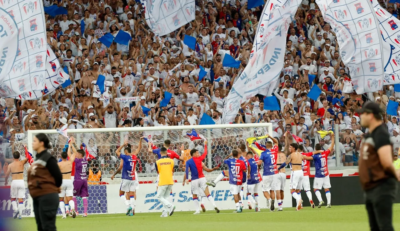 Paraná faz a festa em jogo na Arena da Baixada. (Foto: Átila Alberti/Arquivo/ UmDois Esportes)
