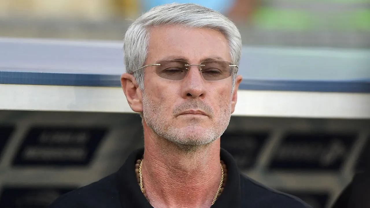 Odair Hellmann em Fluminense x Athletico.