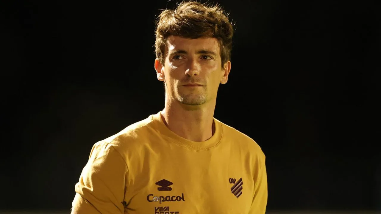 João Correia, ex-técnico dos aspirantes do Athletico. (Foto: Divulgação/Athletico).