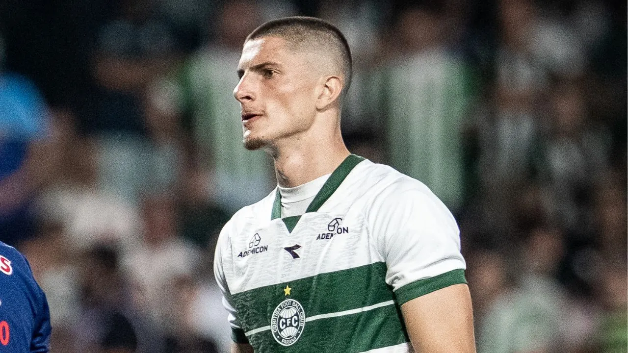 Tiago Cósser, zagueiro do Coritiba