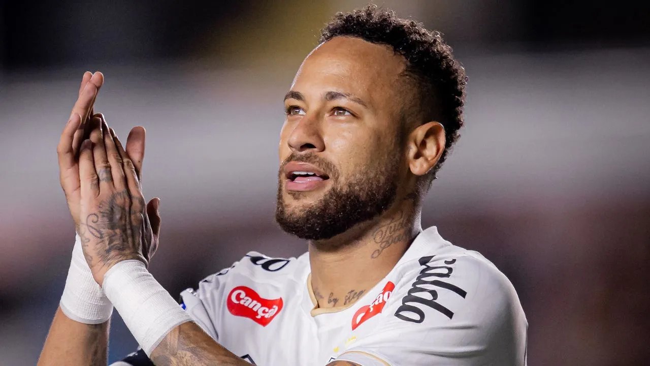 Neymar durante partida contra o Coritiba