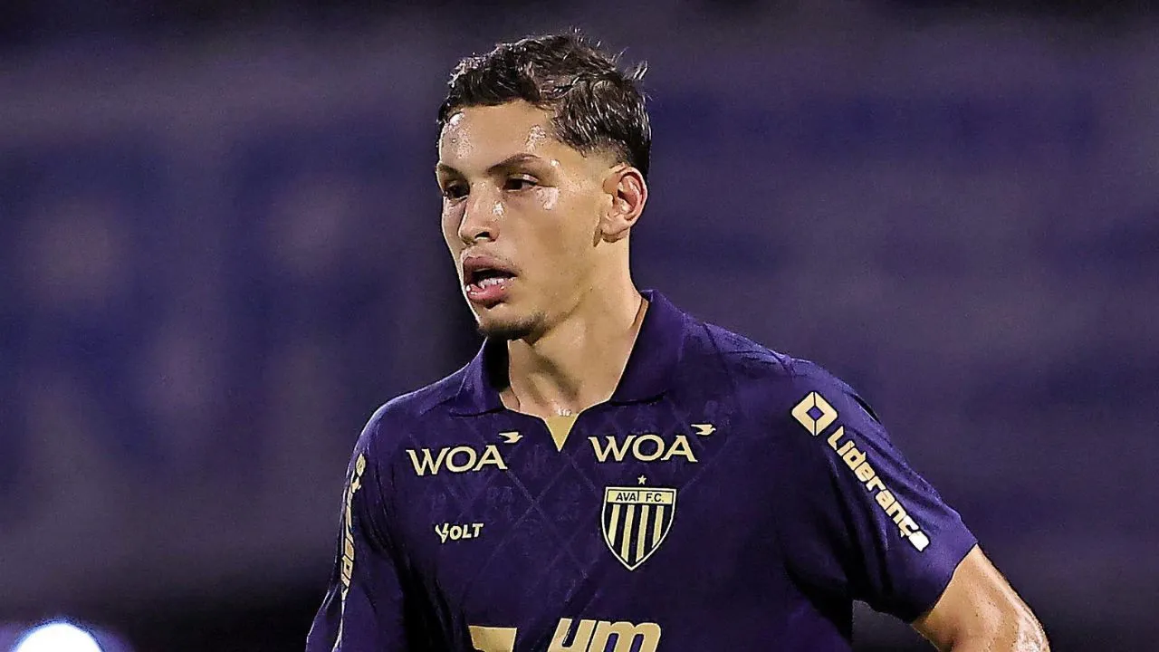 Bruno Baldini, do Avaí, foi contratado pelo Athletico. (Foto: Heuler Andrey/DiaEsportivo/Alamy Live News).