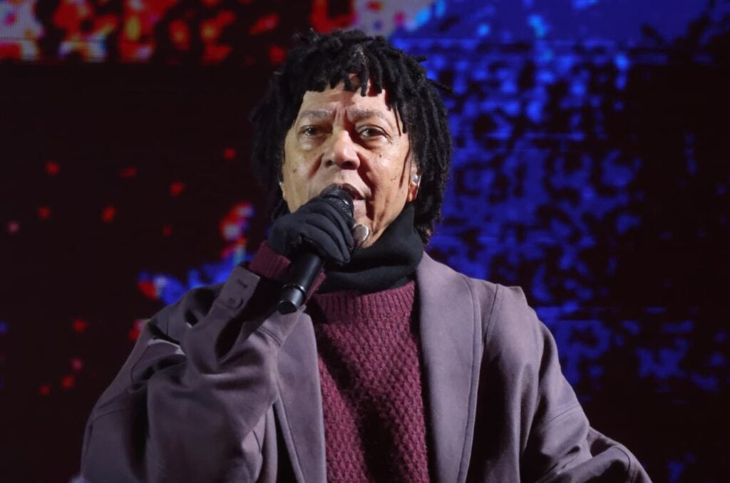 Djavan em performance cheia de emoção