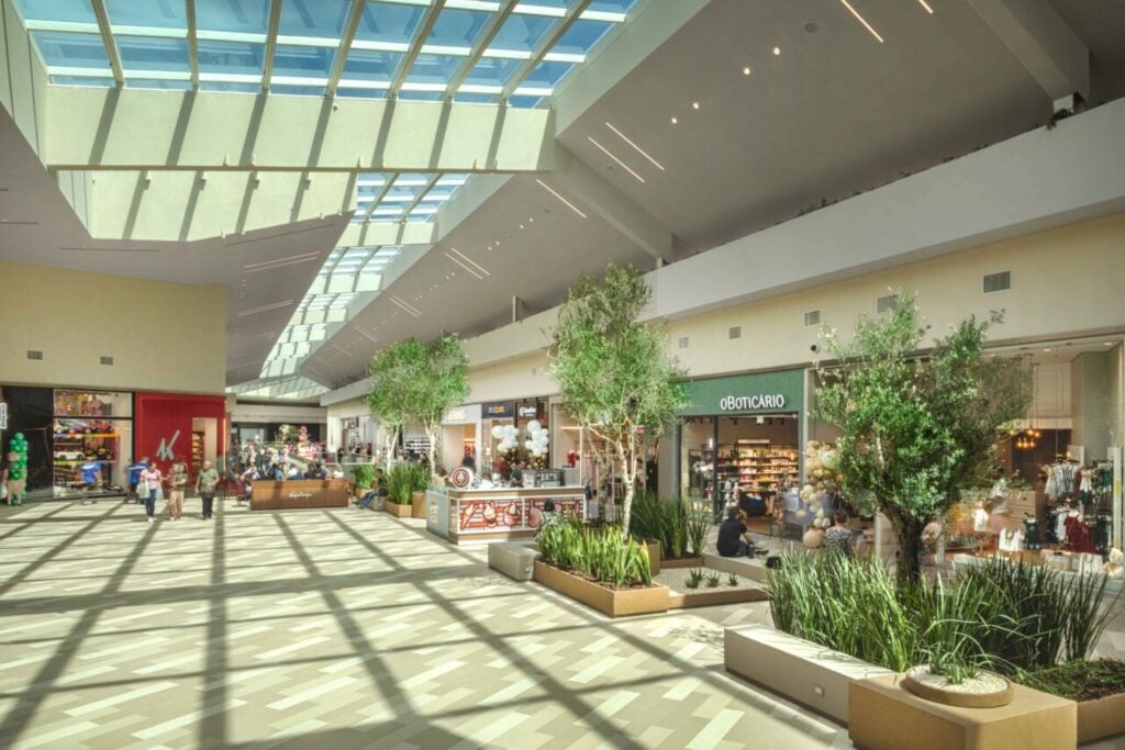 Lojas do Shopping Plaza Campos Gerais