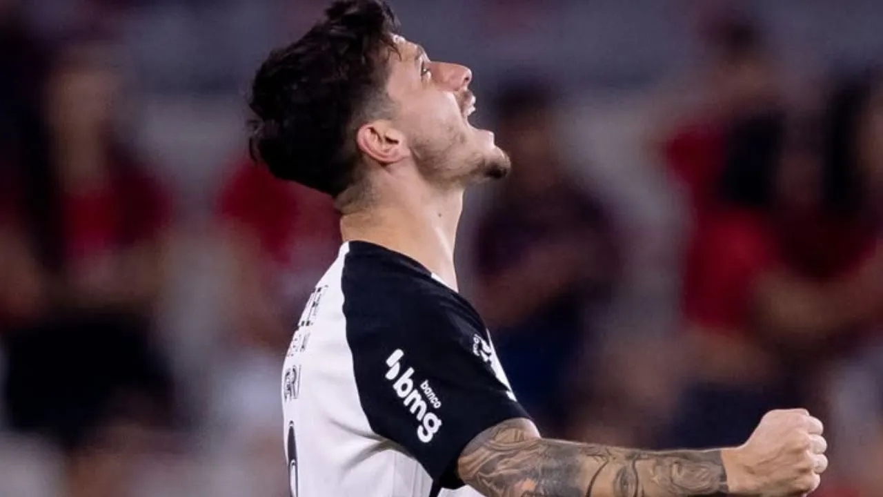 Garro comemora gol