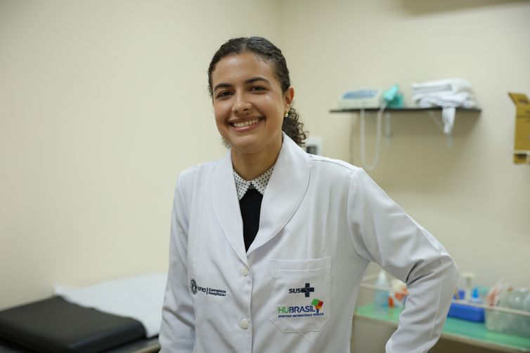 A médica obstetra Gabriela Paiva na Maternidade Escola da UFRJ, no Rio de Janeiro.