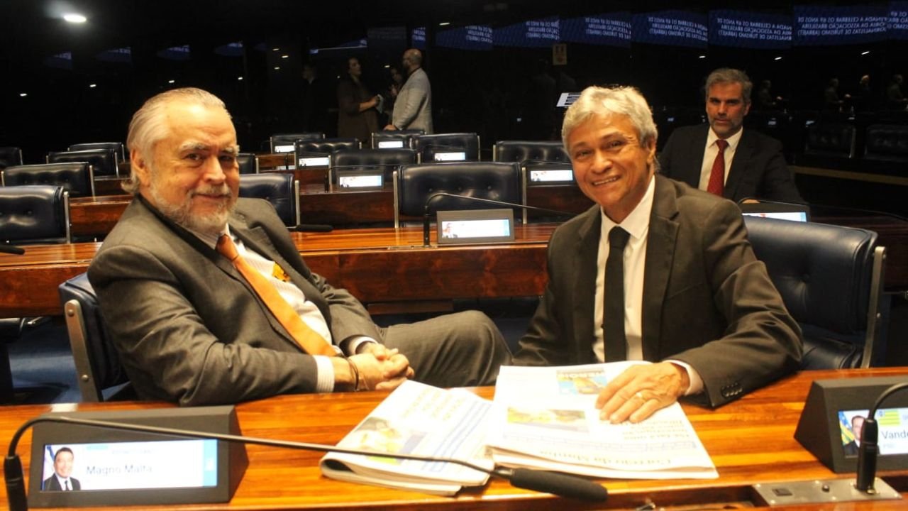 Mesa diretora durante a solenidade no Senado