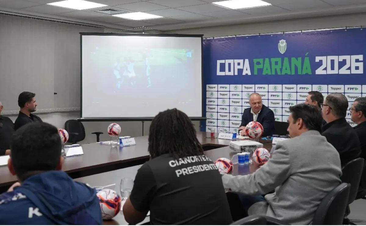 Representantes dos clubes participam do arbitral da Federação Paranaense de Futebol que definiu o formato da Copa Paraná 2026.