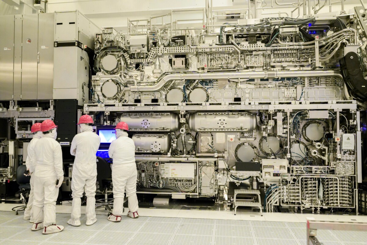 Laboratório de fabricação de semicondutores
