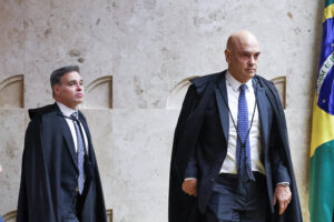 Alexandre de Moraes e André Mendonça