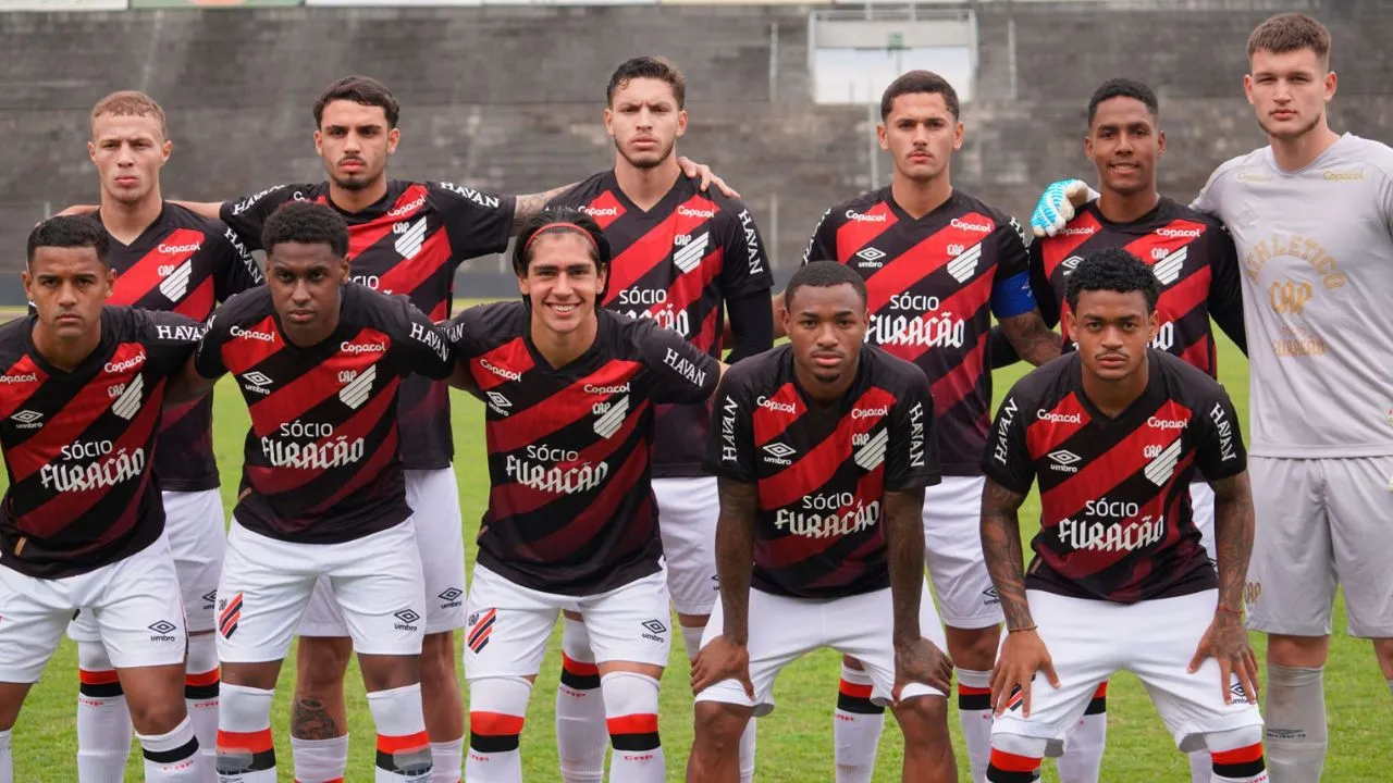 Kauan Alemão em campo pelo Athletico