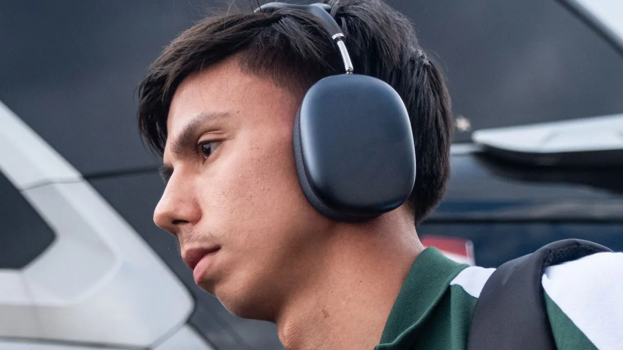 João Almeida em campo pelo Coritiba