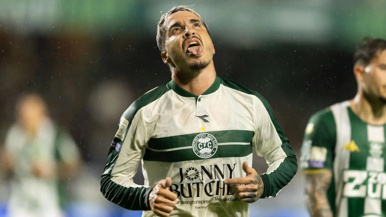 Josué em ação pelo Coritiba