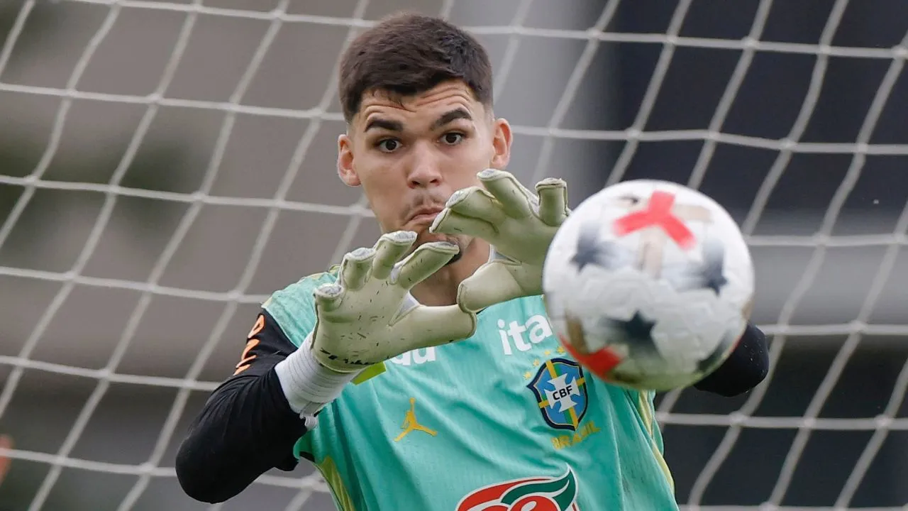 Pedro Morisco em treino da seleção brasileira