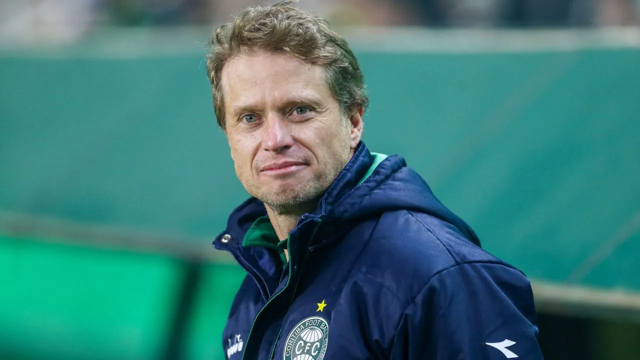 Técnico Fernando Seabra em Coritiba x Corinthians