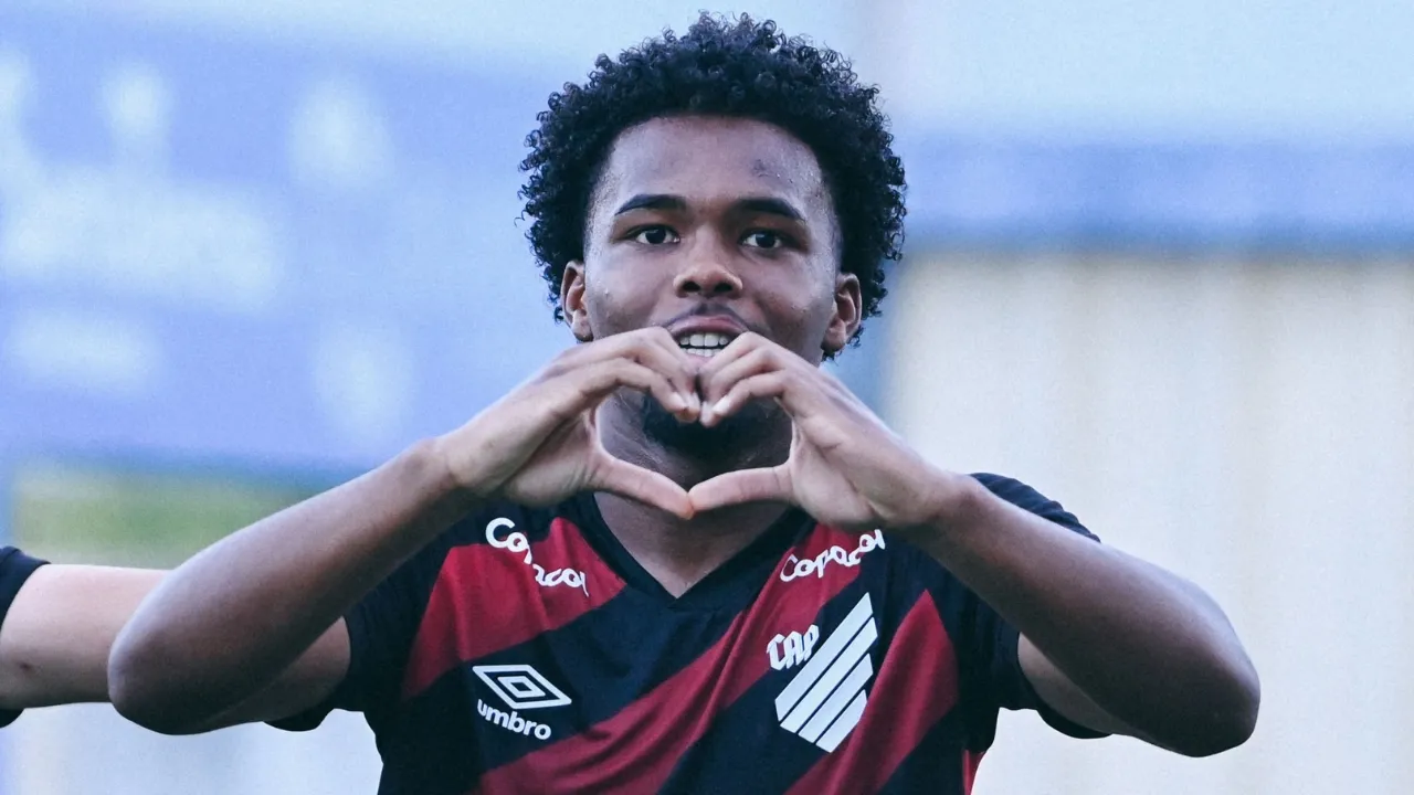 Willian Bispo em ação pelo Athletico