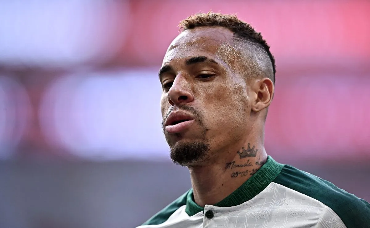 Atacante Breno Lopes em lance pelo Coritiba no Brasileirão