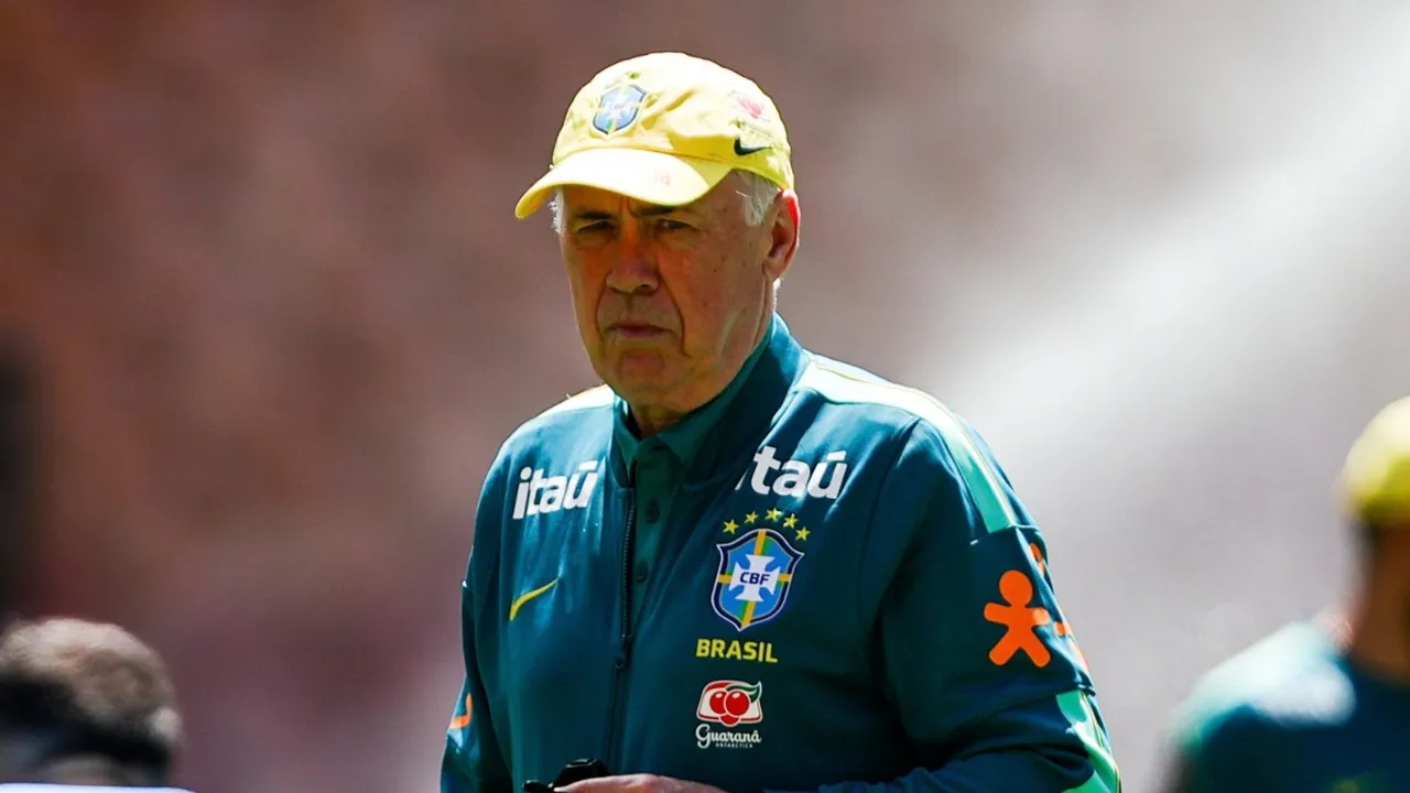 Carlo Ancelotti comanda treino da seleção brasileira