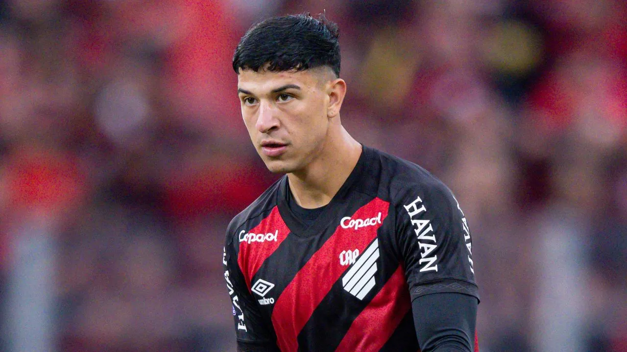 Esquivel, lateral do Athletico