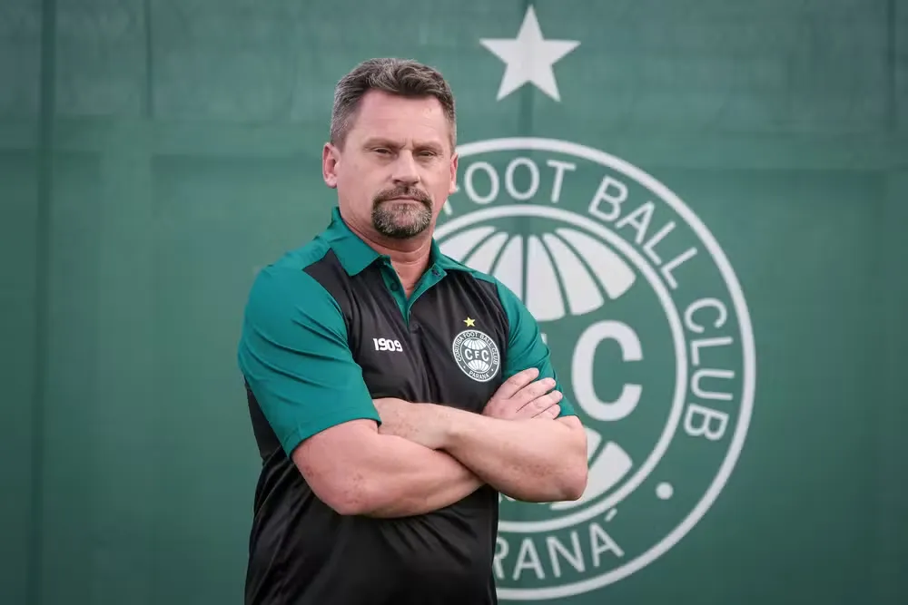 Fábio Matias no comando do Coritiba em 2024