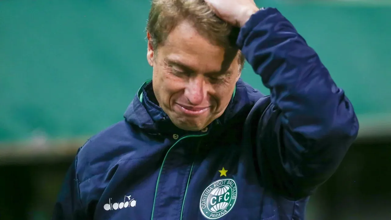 Fernando Seabra deixa o comando técnico do Coritiba