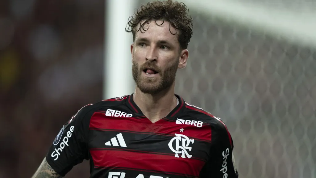 Léo Pereira em ação