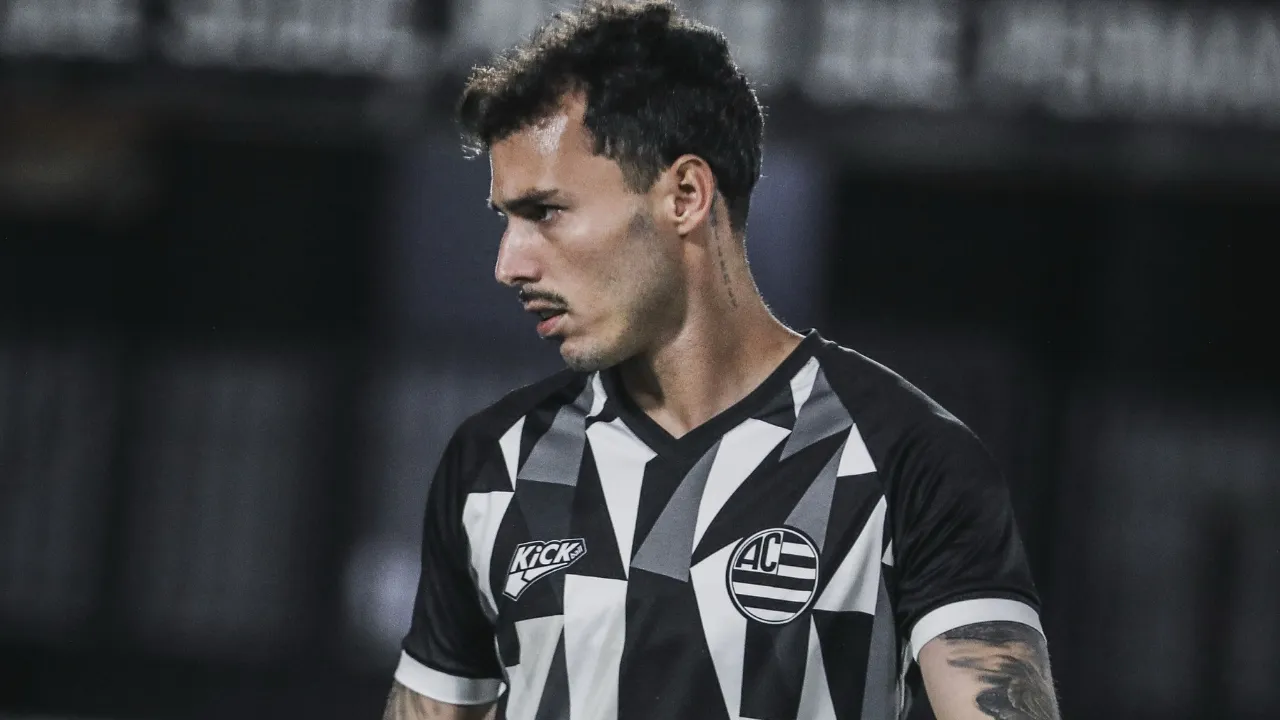 Zeca em campo pelo Athletic